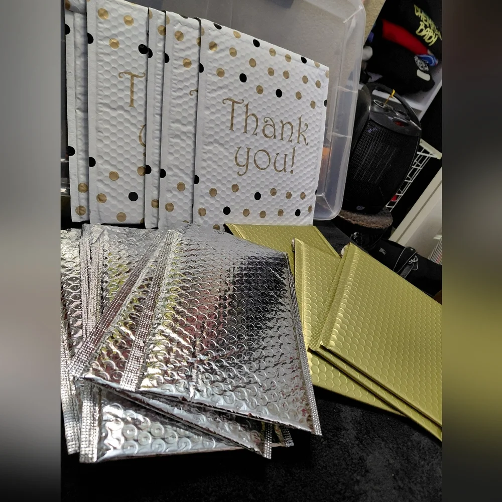🦋LAST ONE: 15ct. Bubble Mailers 9x11 Polka Dots 6.5x10 Silver/Gold PRICE FIRM - Picture 3 of 8
